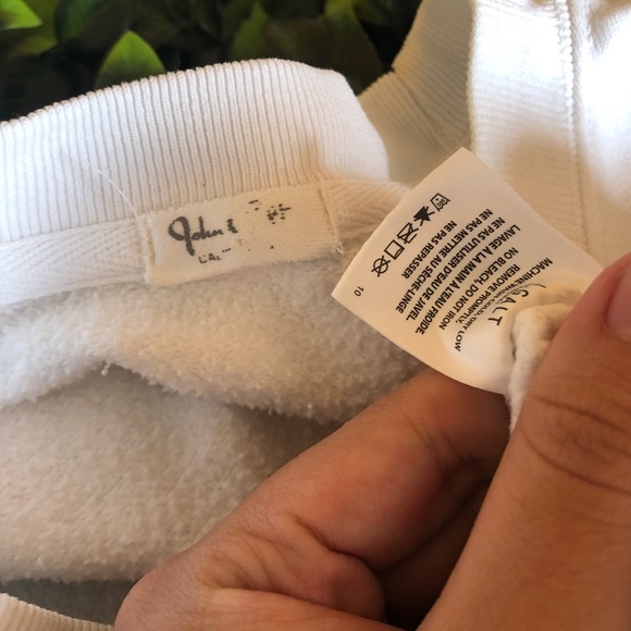 RARE BRANDY MELVILLE CAROUSEL SWEATSHIRT - Picture 3 of 4